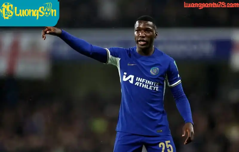 Moises Caicedo trong màu áo của Chelsea
